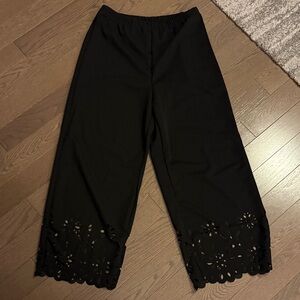 SHEIN Black Cropped Pants with Floral Cutouts